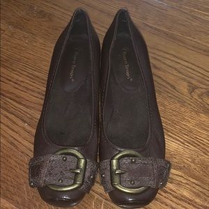 Bare traps Brown Flat with Buckle Size 7